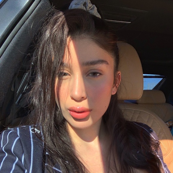 Meet your Posher, Jennifer - Picture 1 of 1